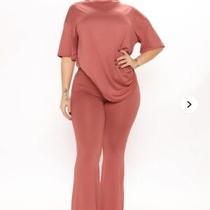 Fashion Nova tshirt legging set